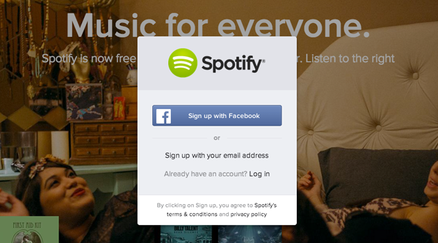 Авторизоваться на Spotify можно через аккаунт в Facebook